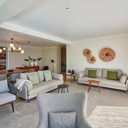 Luxury Retreat With Pool & Views