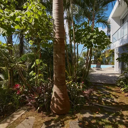 Luxury Retreat With Pool & Views Βίλα *