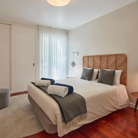 Βίλα Luxury Retreat With Pool & Views *