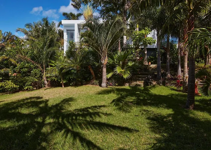 Villa Luxury Retreat With Pool & Views *