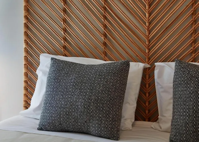 Luxury Retreat With Pool & Views