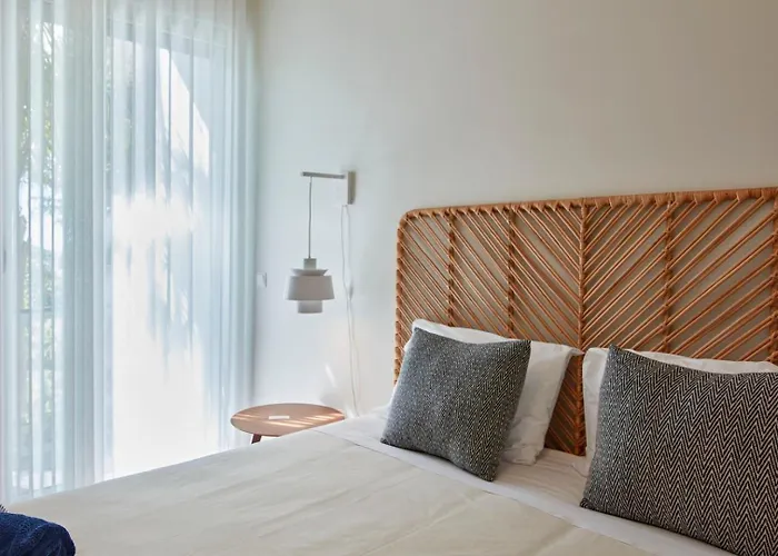 Villa Luxury Retreat With Pool & Views *