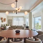 Villa Luxury Retreat With Pool & Views
