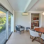 Luxury Retreat With Pool & Views *