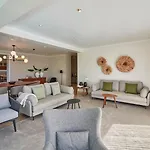 Luxury Retreat With Pool & Views