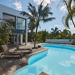 Вилла Luxury Retreat With Pool & Views Сан-Роки