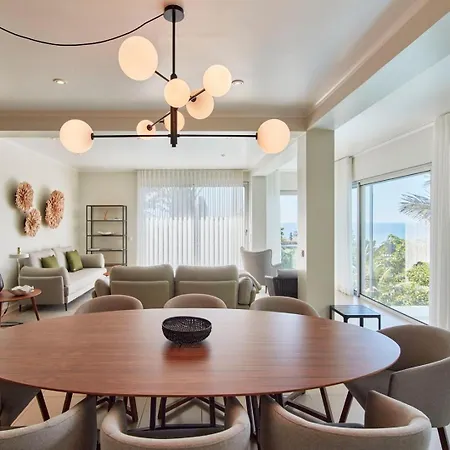 וילה Luxury Retreat With Pool & Views